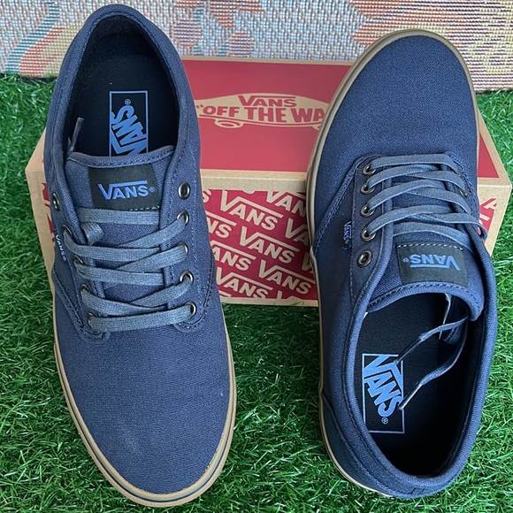 Vans Men’s Atwood
(12 Oz Canvas) Navy/Gum
VN000XB0D8F
Sneakers - Picture 13 of 16